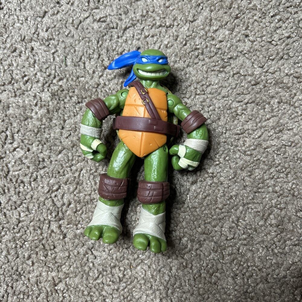 2012 Nickelodeon TMNT Teenage Mutant Ninja Turtles Action Figure Leonardo 4.5”